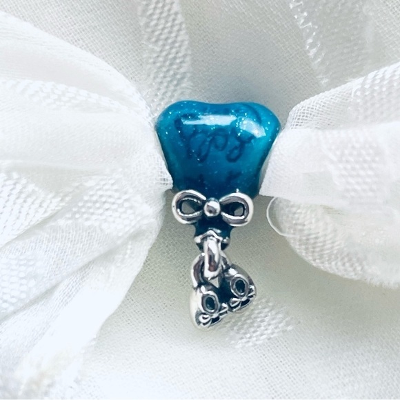 👶 NWOT Baby Boy Charm – Changes Color with Temperature ✨ - Picture 3 of 15